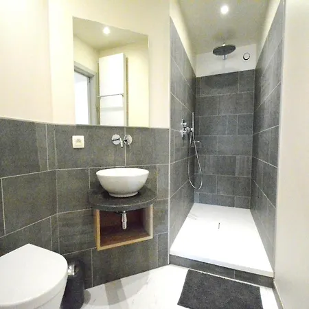 בית נופש Riverside In Bouillon, Cleaning Included *