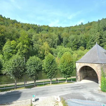 בית נופש Riverside In Bouillon, Cleaning Included בוילון